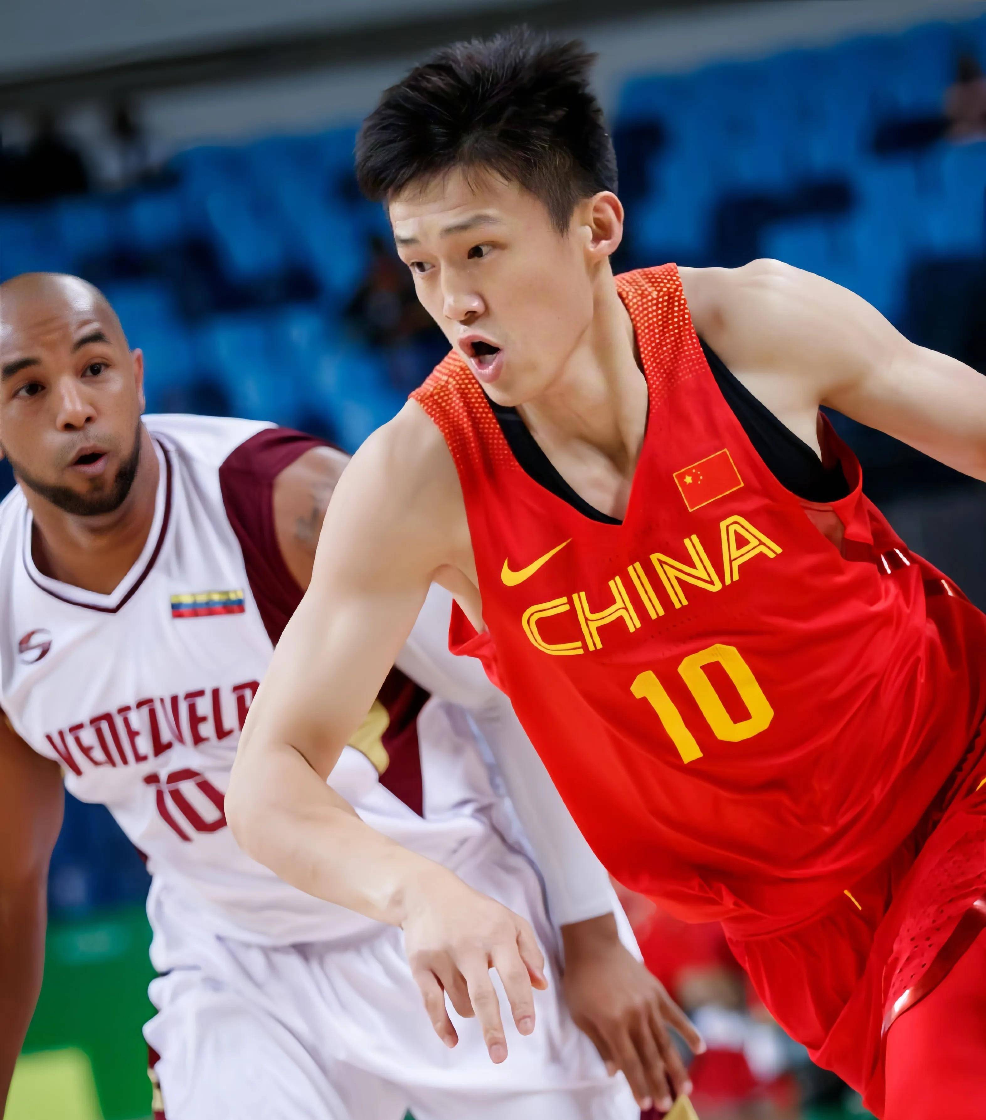 中国篮球明星参与公益活动，彰显社会责任的简单介绍