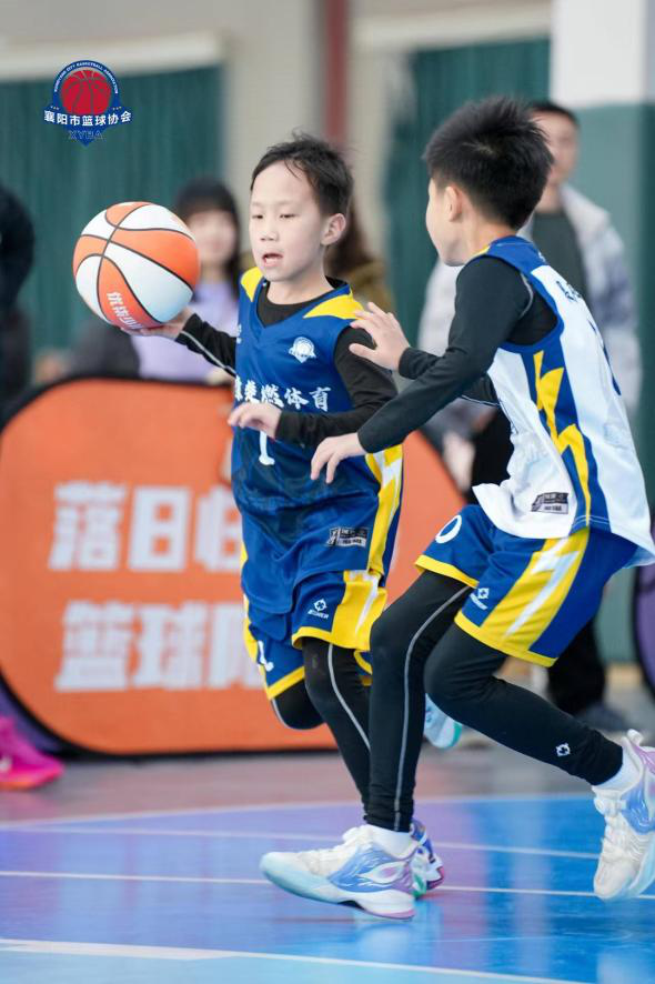 包含中国青少年篮球代表队在国际比赛中夺冠，再创佳绩的词条
