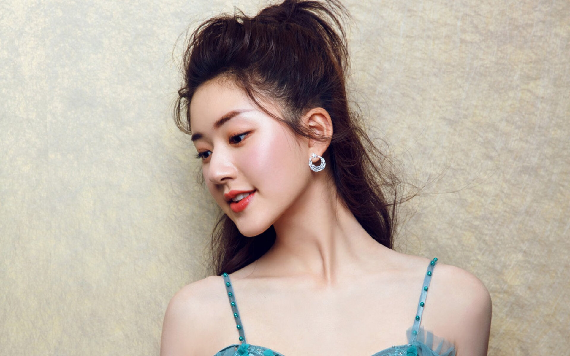 爱游戏下载-“宽板滑水：东三叉湖赛场掀起水上竞技风暴”